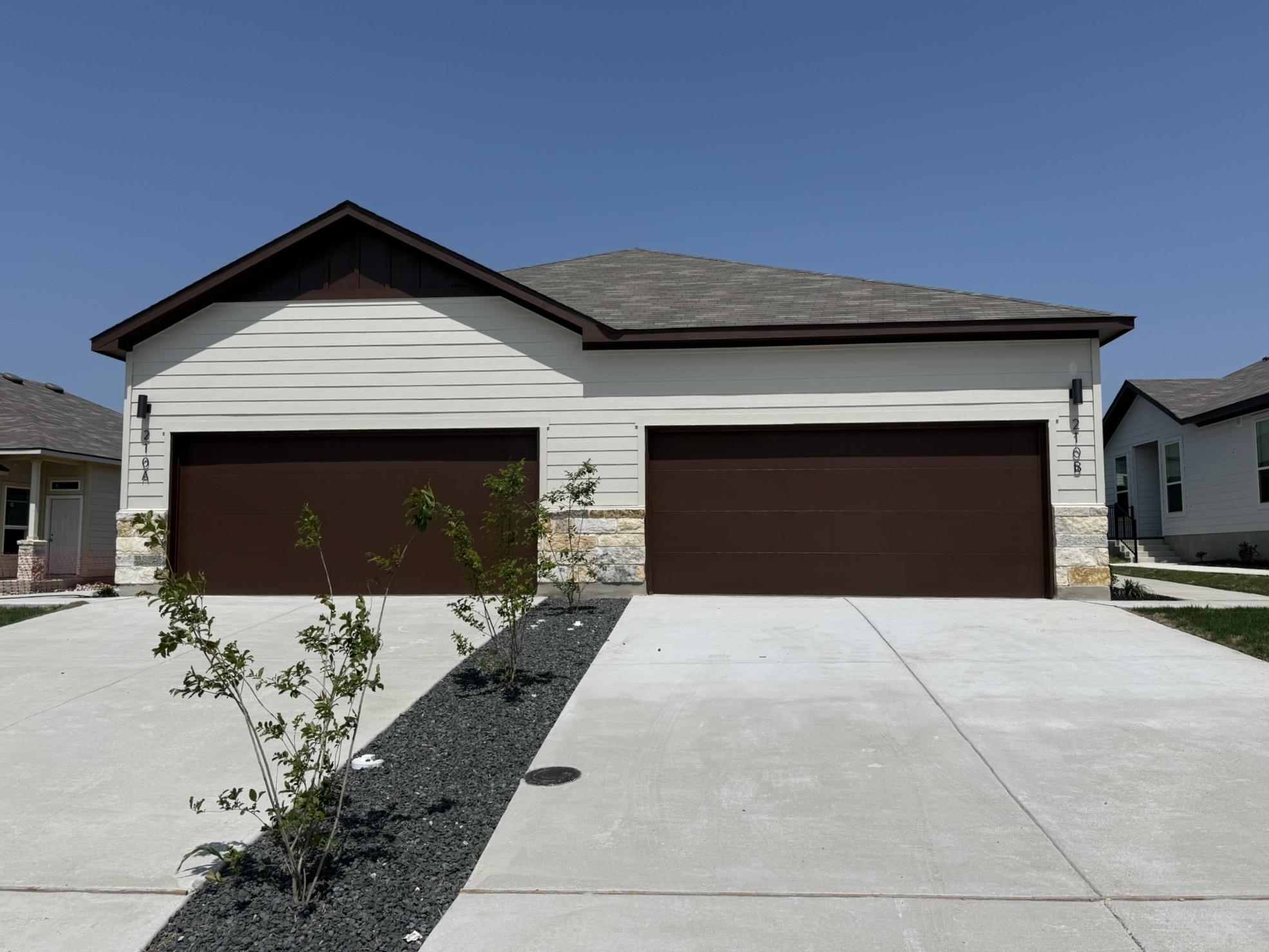 210 Schrader Dr #B Property Photo 1