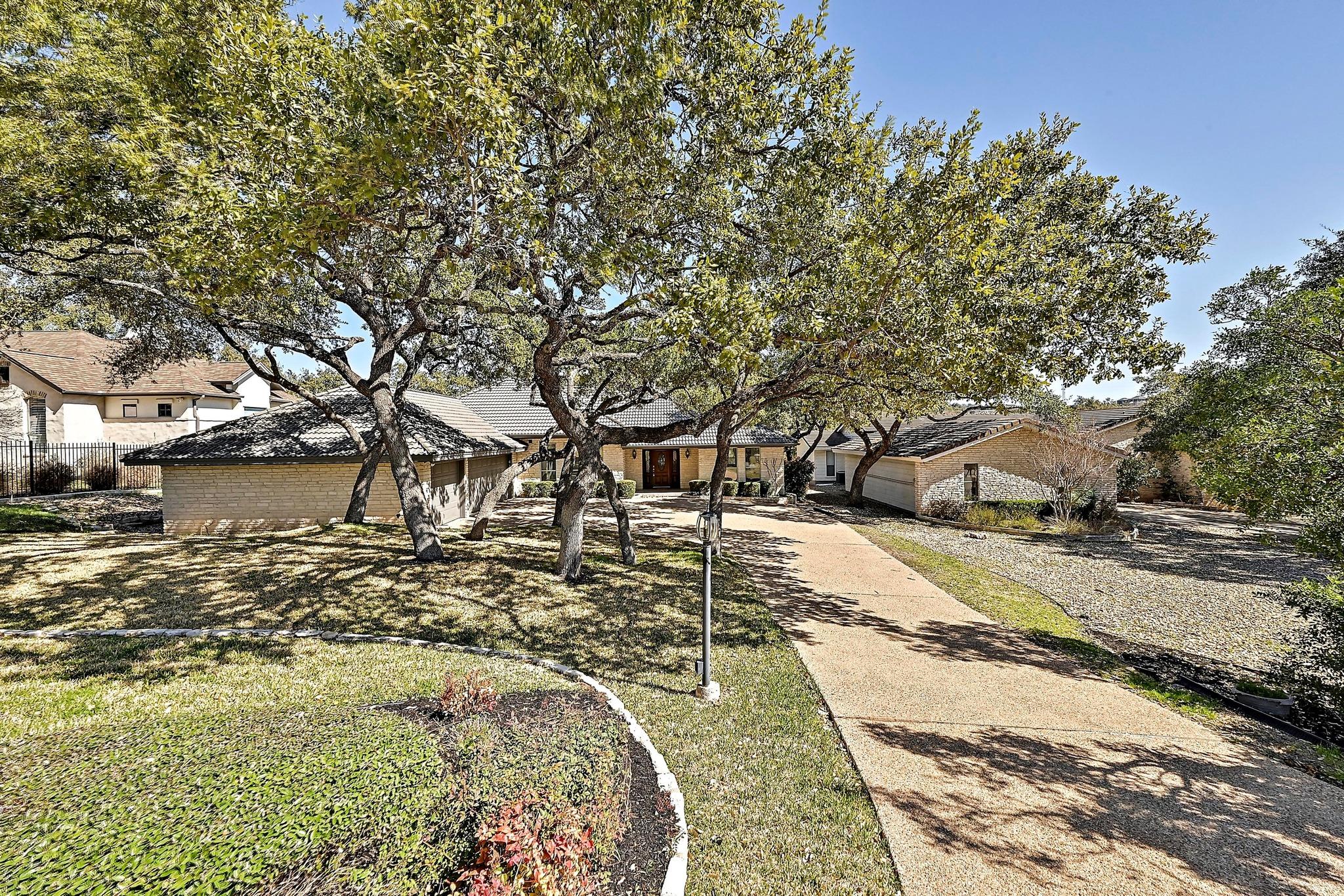 410 Rolling Green Dr Property Photo