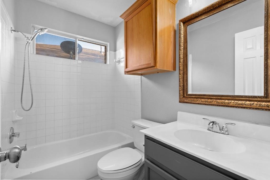 3434 Flowstone Ln Property Photo 12