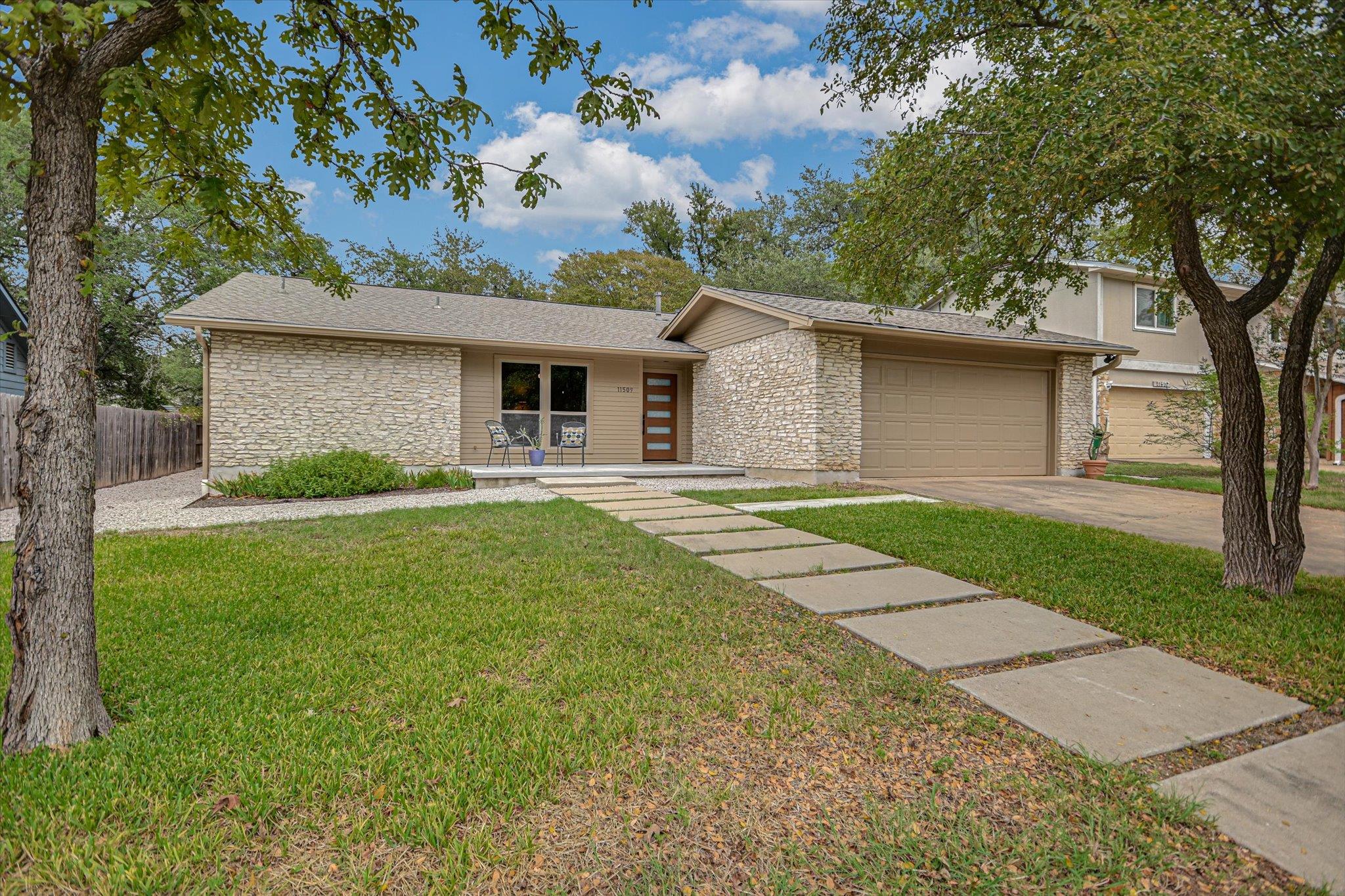 11509 Heathrow Dr Property Photo 1