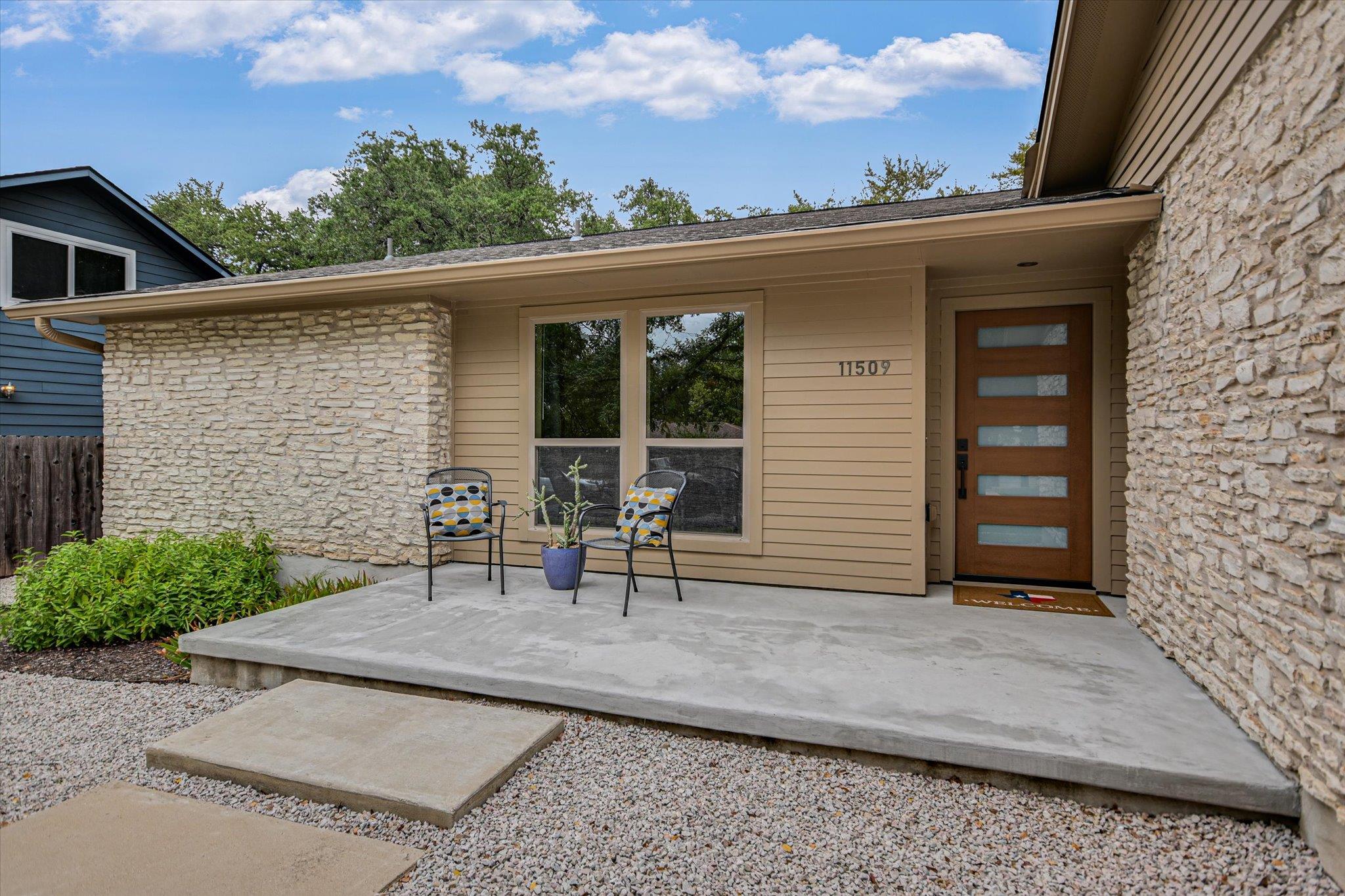 11509 Heathrow Dr Property Photo 2