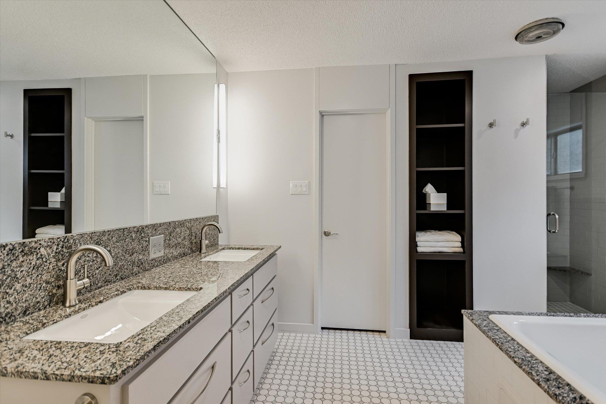 11509 Heathrow Dr Property Photo 12