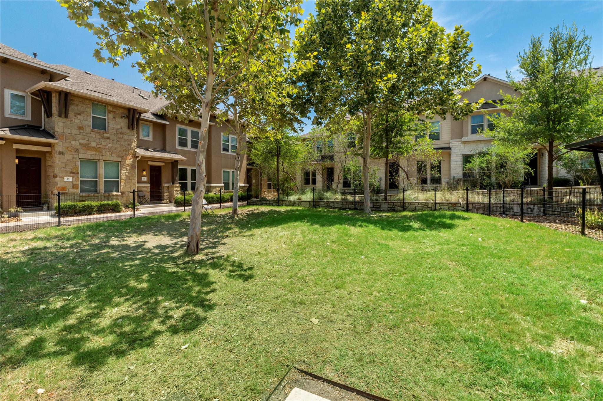 1709 Lawrence St Property Photo 4