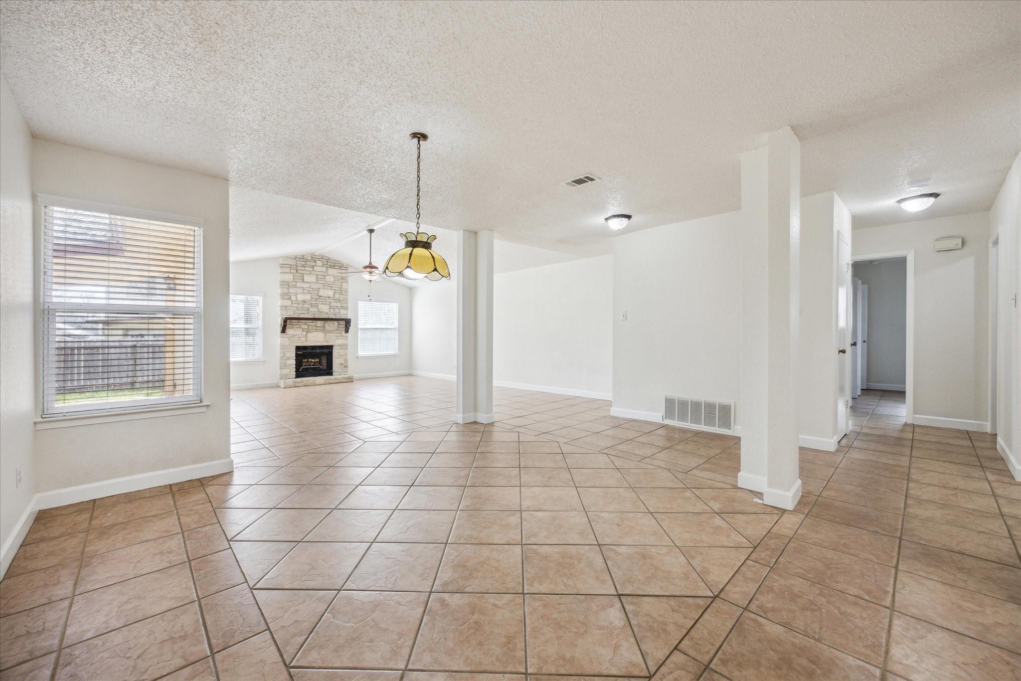 11703 Tanglebriar Trl Property Photo 6