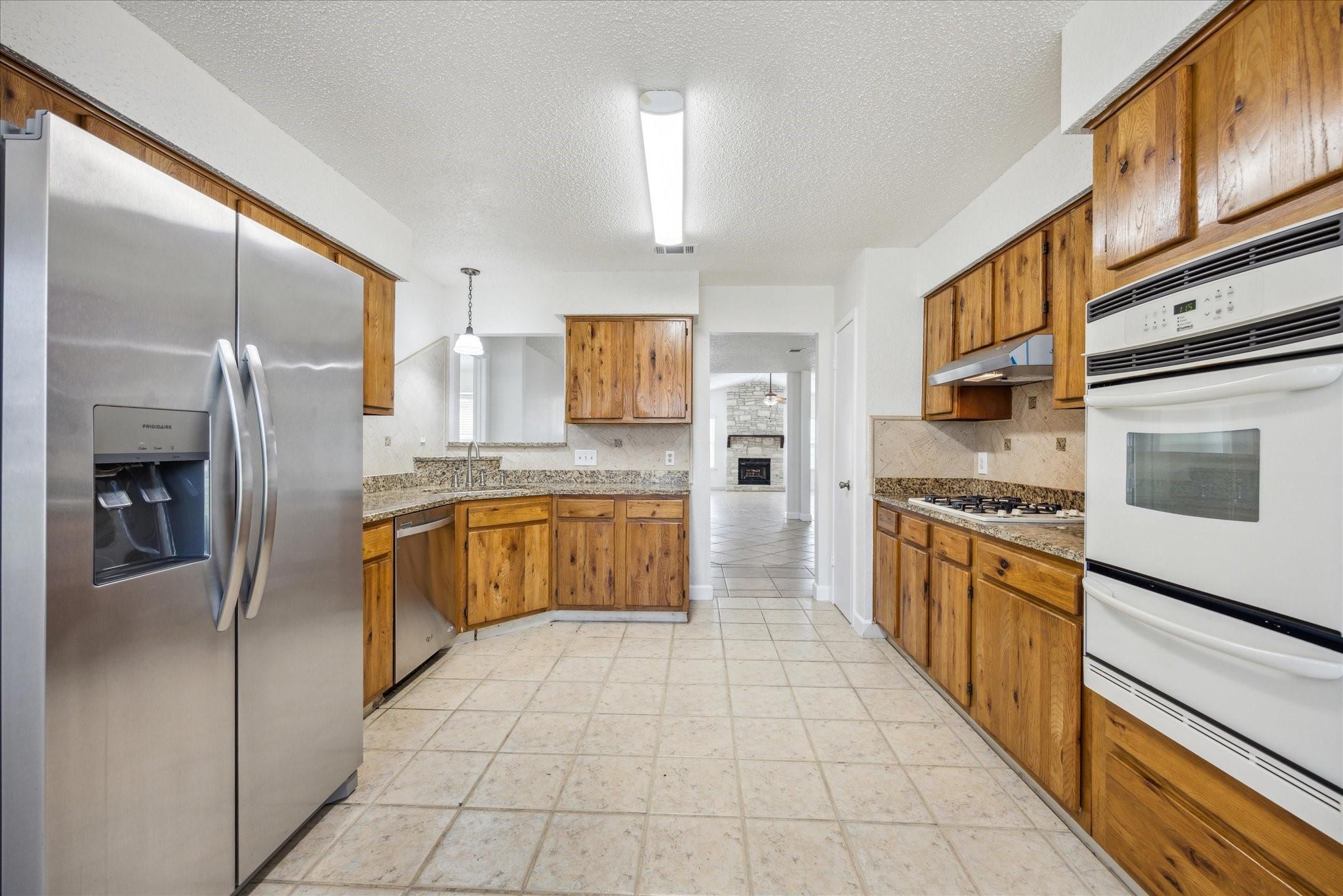 11703 Tanglebriar Trl Property Photo 9