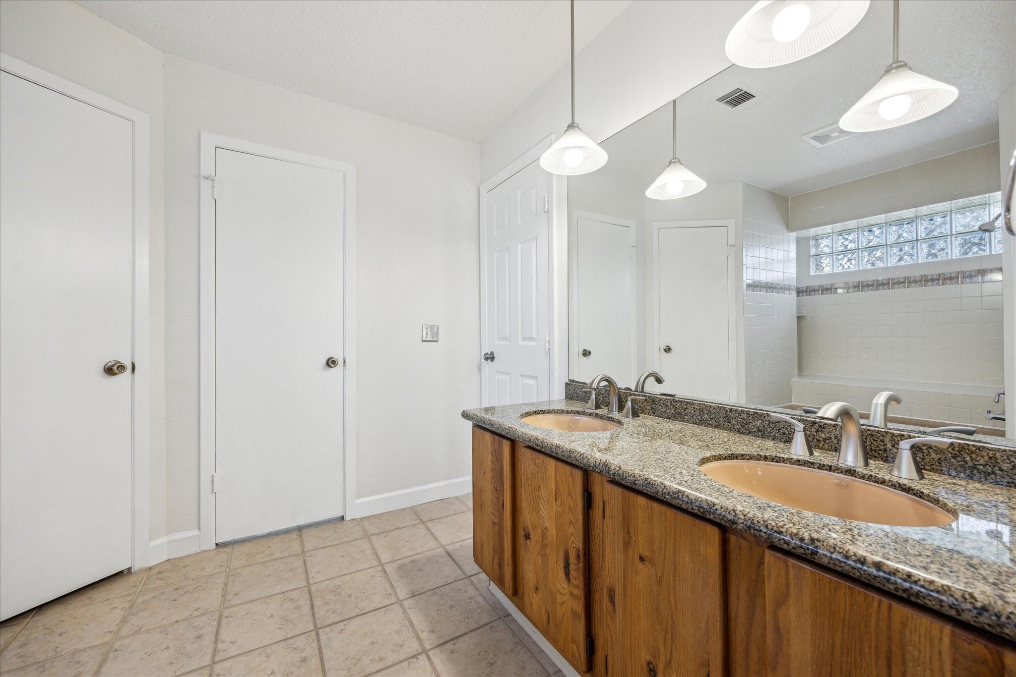 11703 Tanglebriar Trl Property Photo 11
