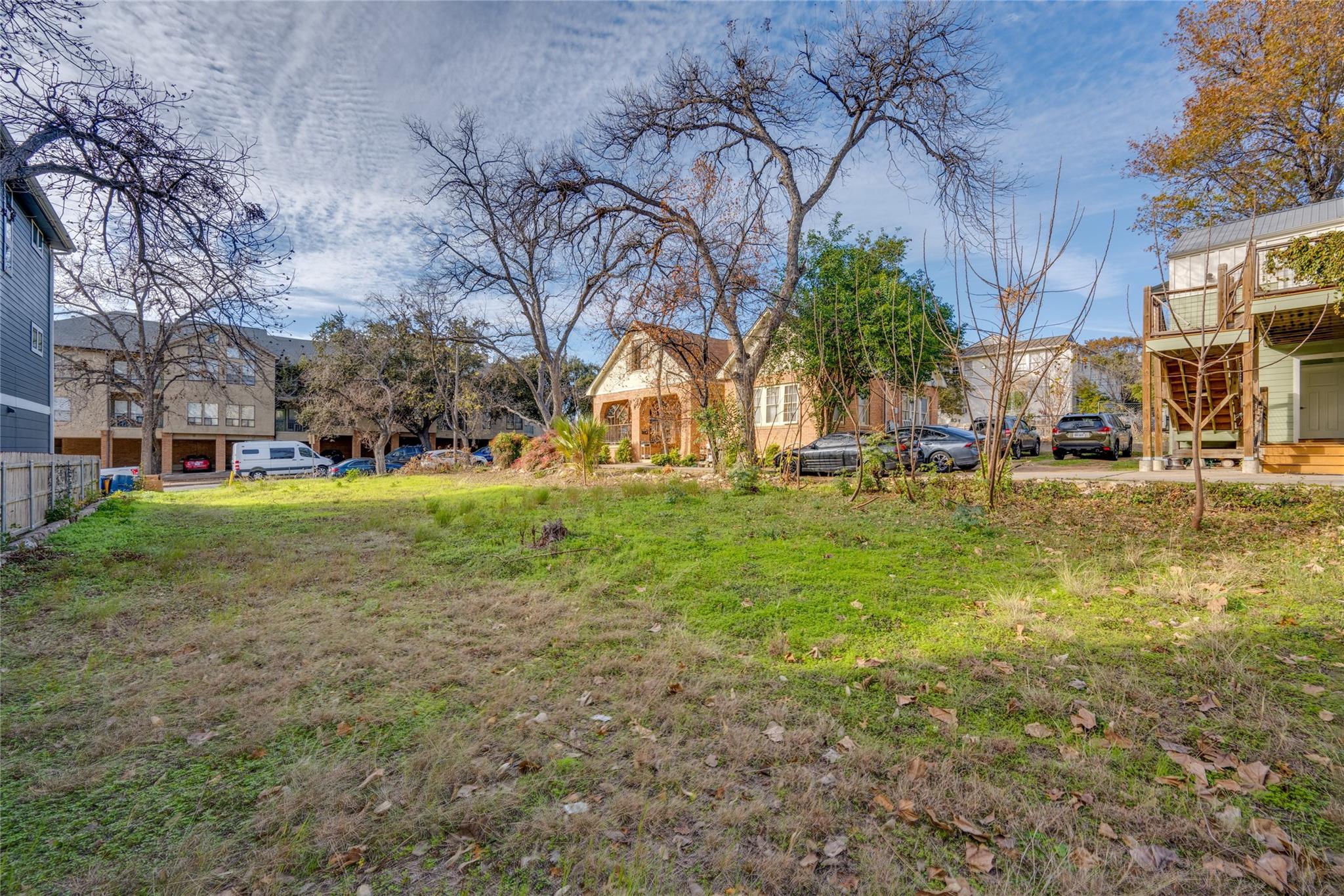 1911 Robbins Pl Property Photo 6