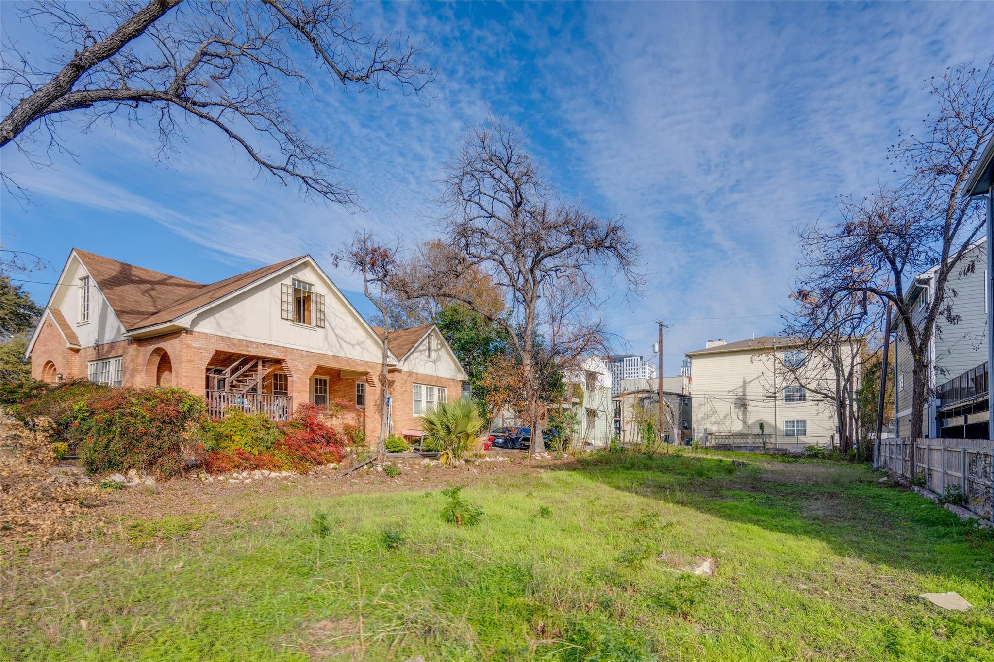 1911 Robbins Pl Property Photo 7