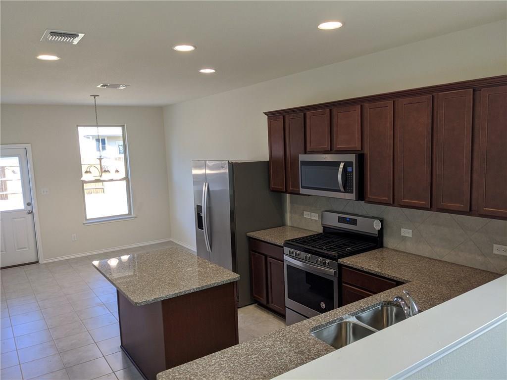 1013 Cliffbrake Way Property Photo 2