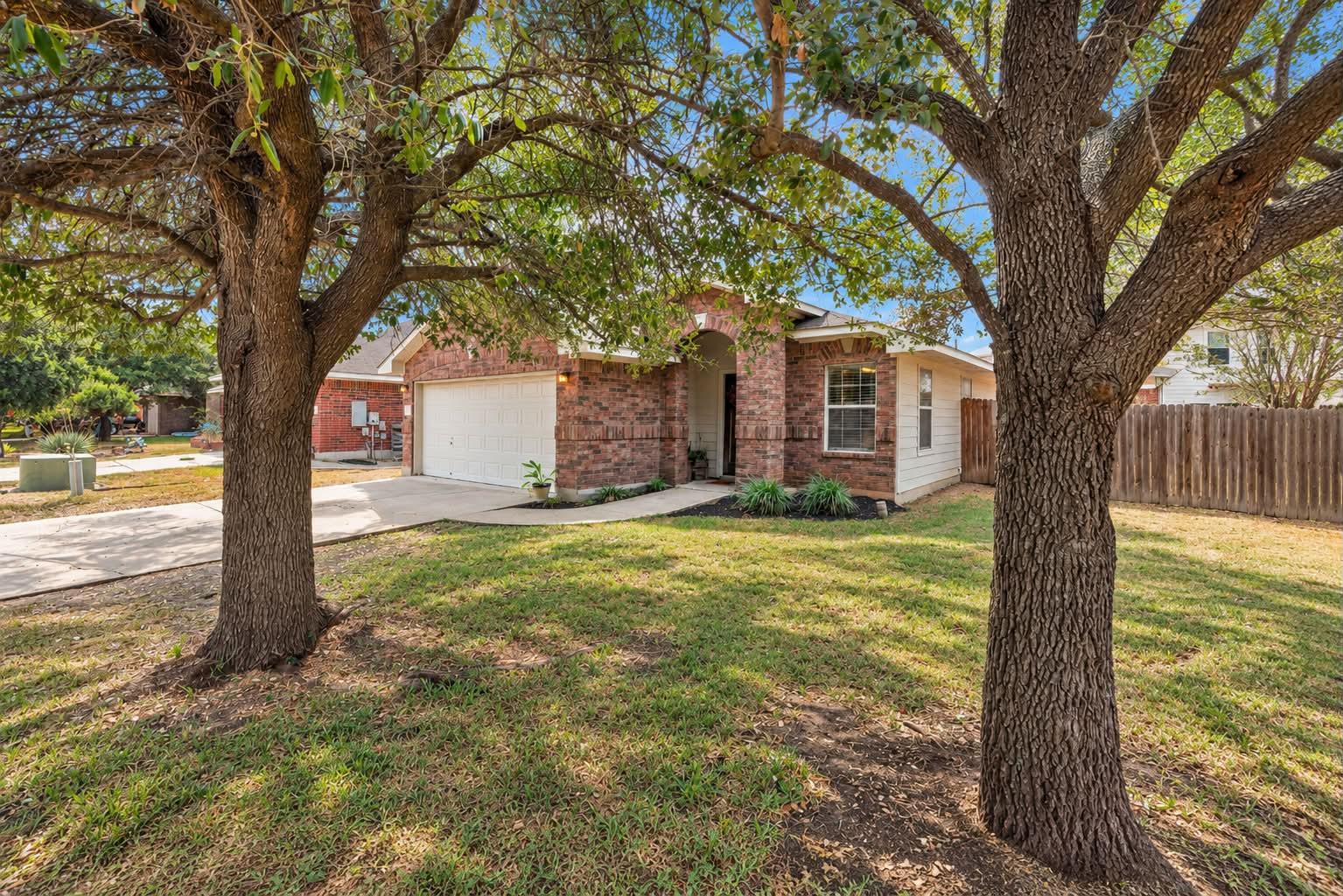 3923 Bonnie Ln Property Photo 2
