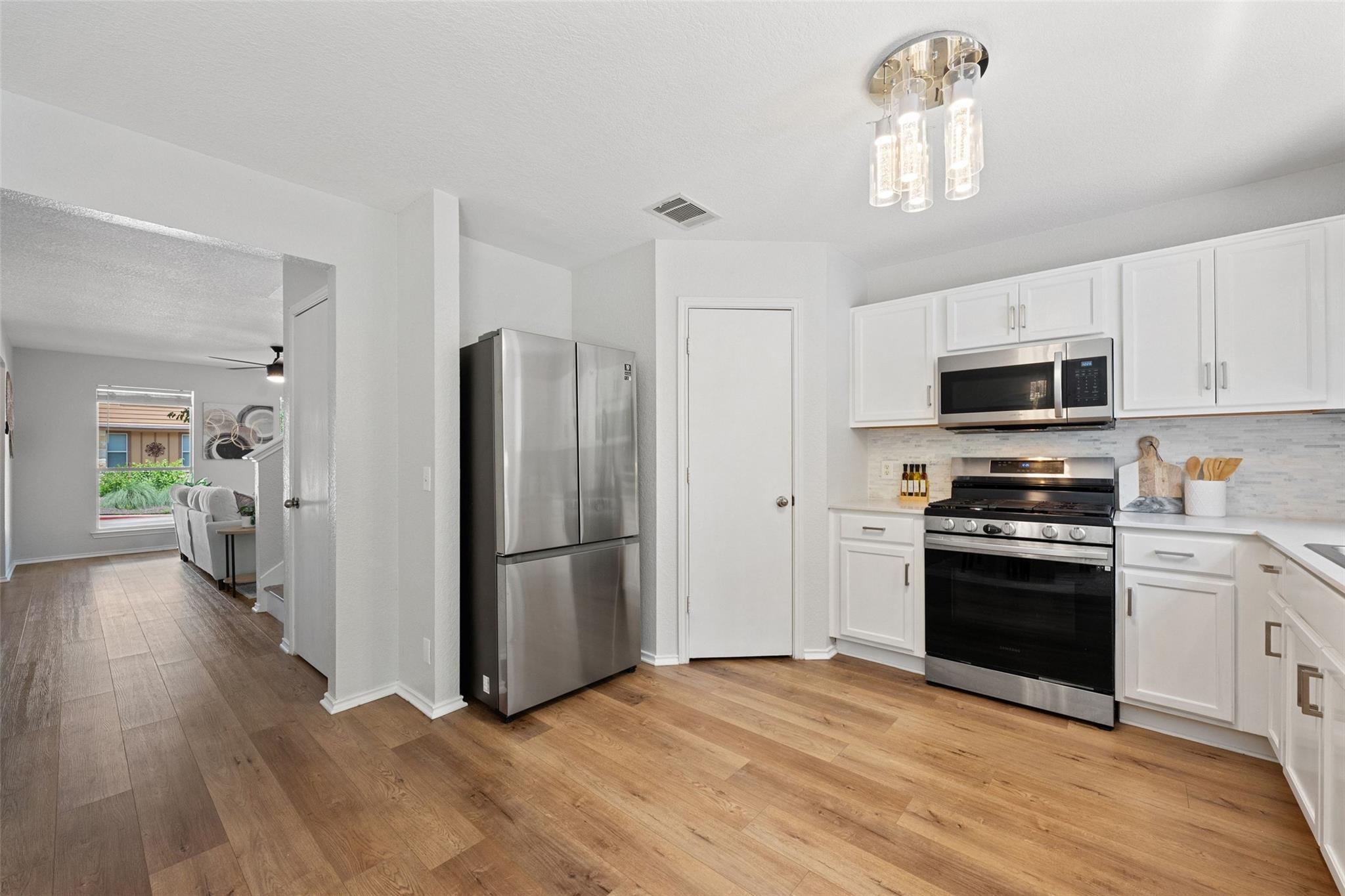 4529 Best Way Property Photo 10