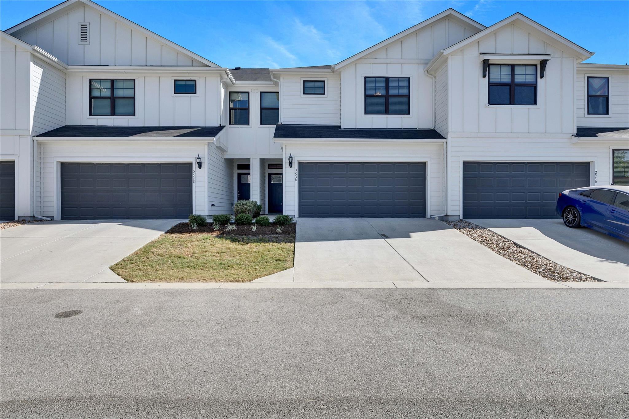 253 Fieldwood Dr #c Property Photo 2