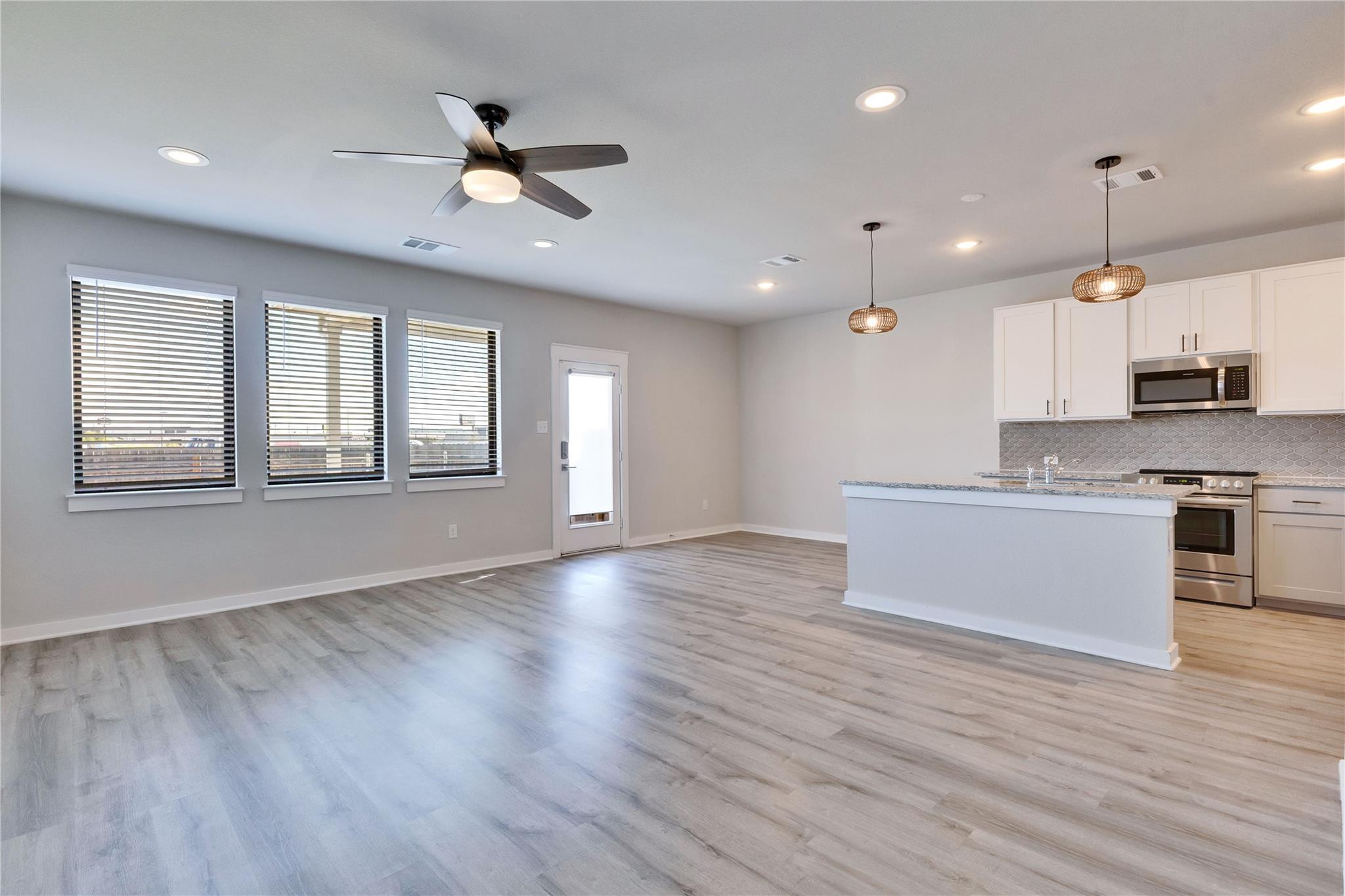 253 Fieldwood Dr #c Property Photo 3