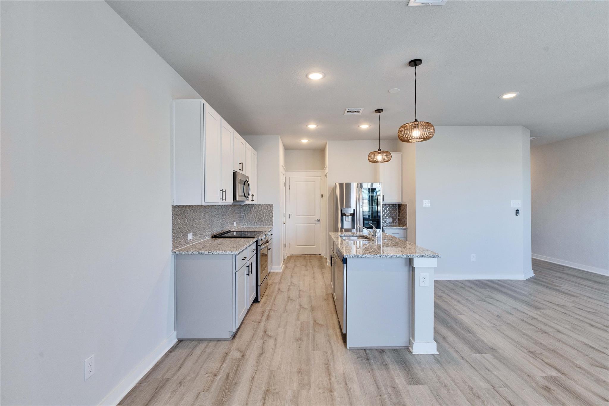 253 Fieldwood Dr #c Property Photo 6