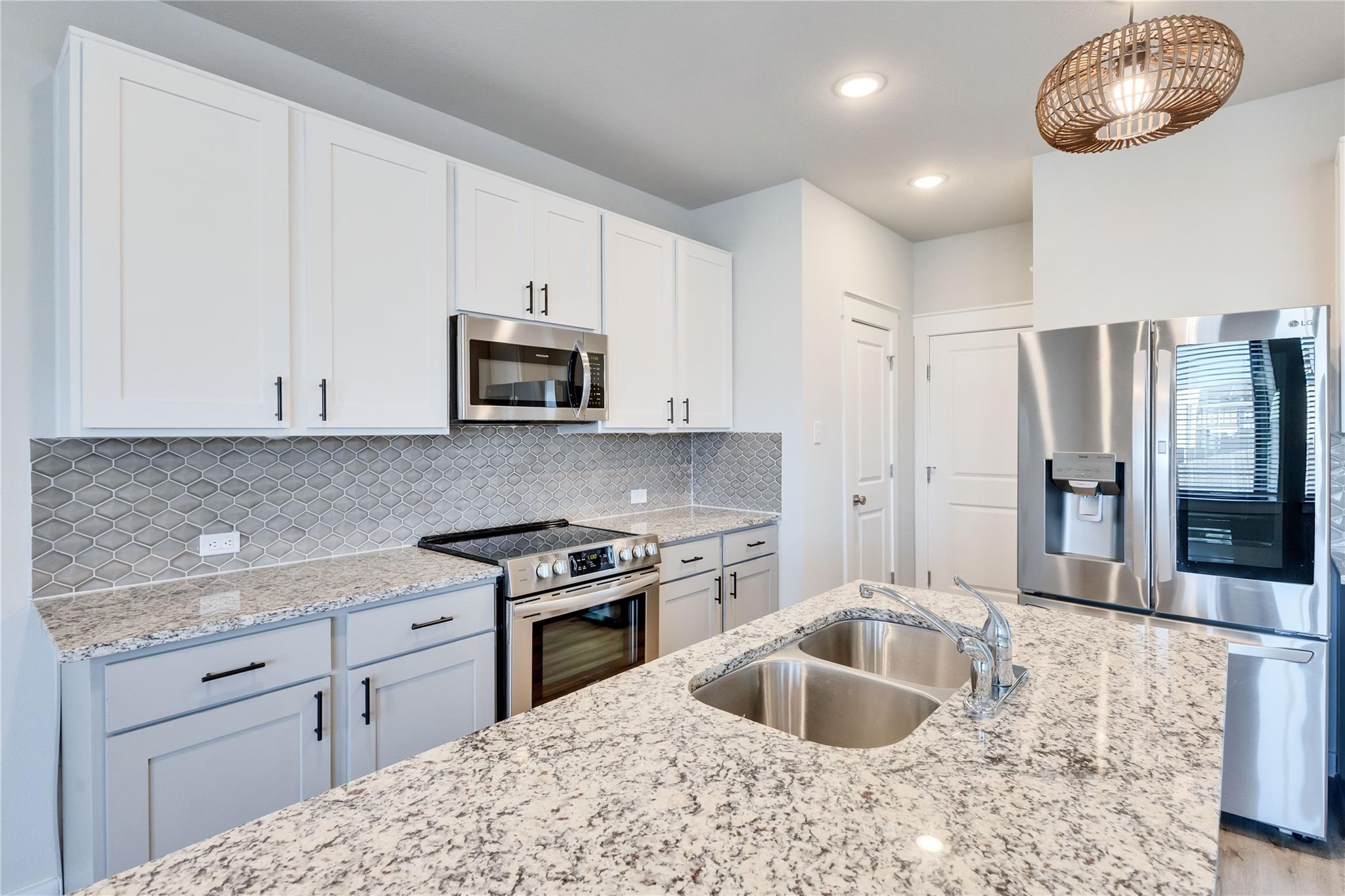 253 Fieldwood Dr #c Property Photo 8