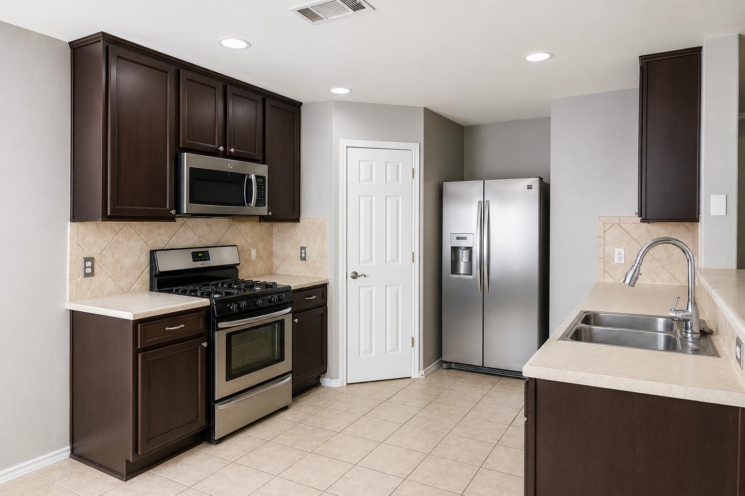 3931 Bonnie Ln Property Photo 4