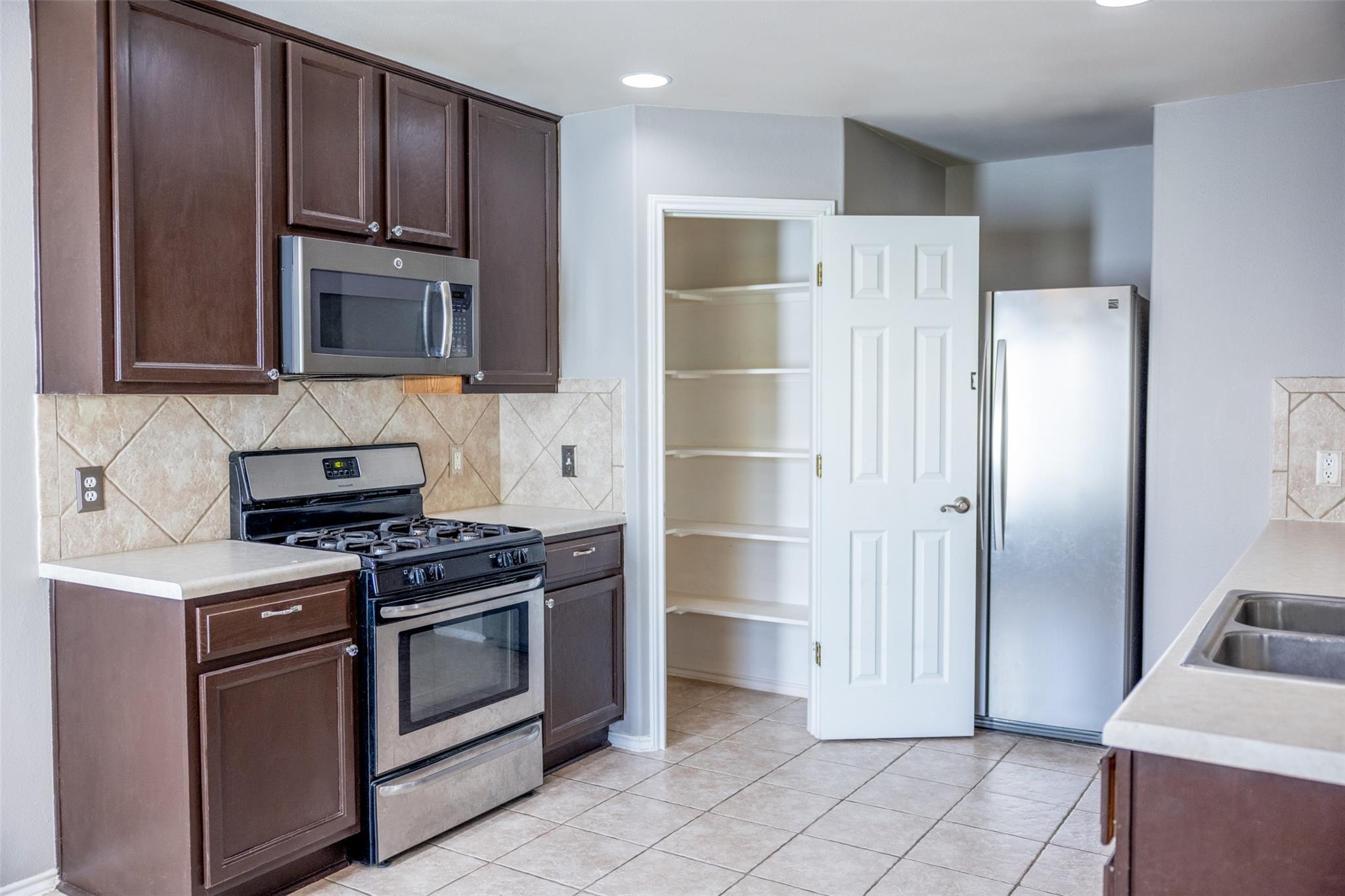 3931 Bonnie Ln Property Photo 6