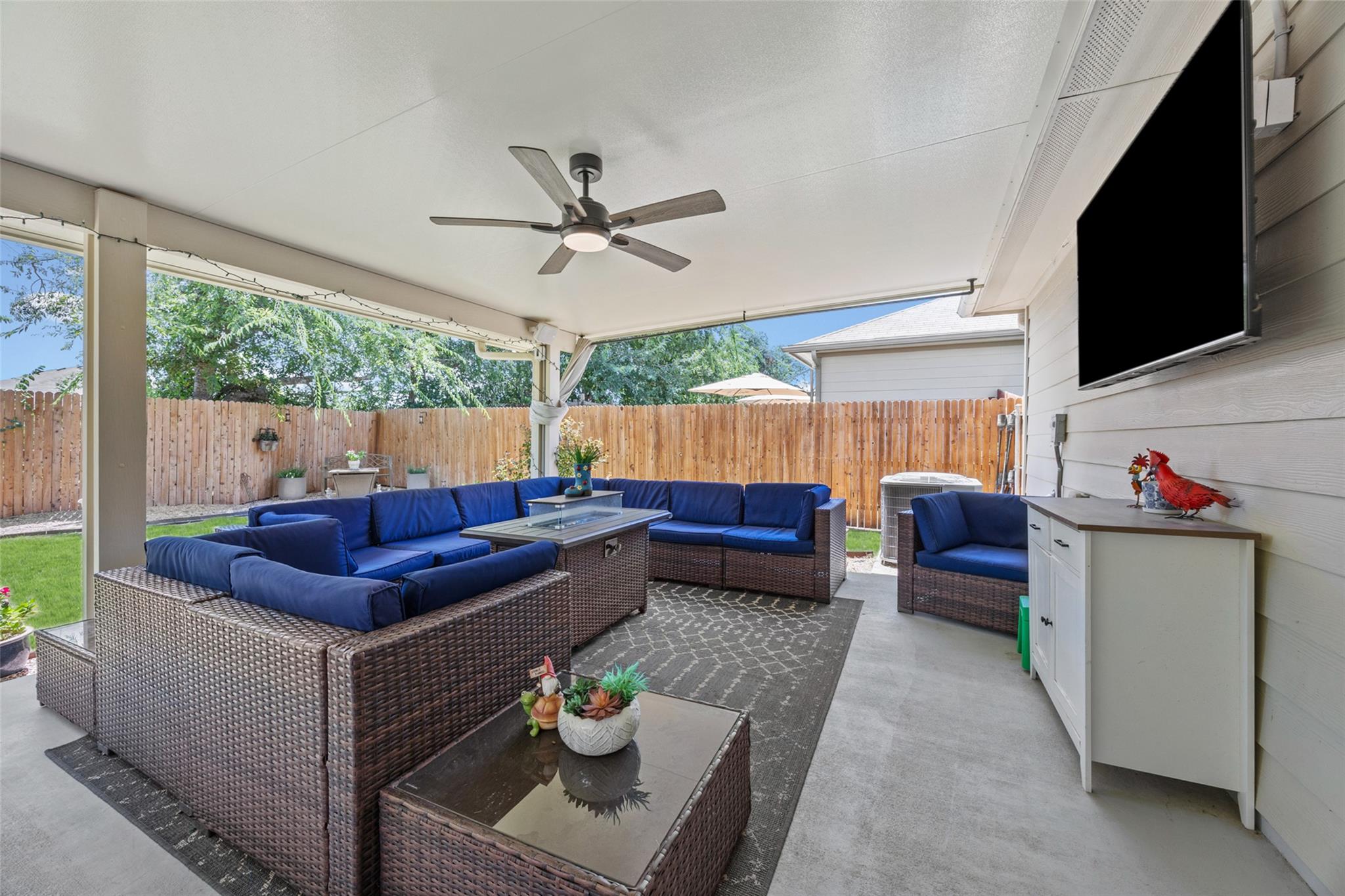 316 Cassandra Dr Property Photo 2