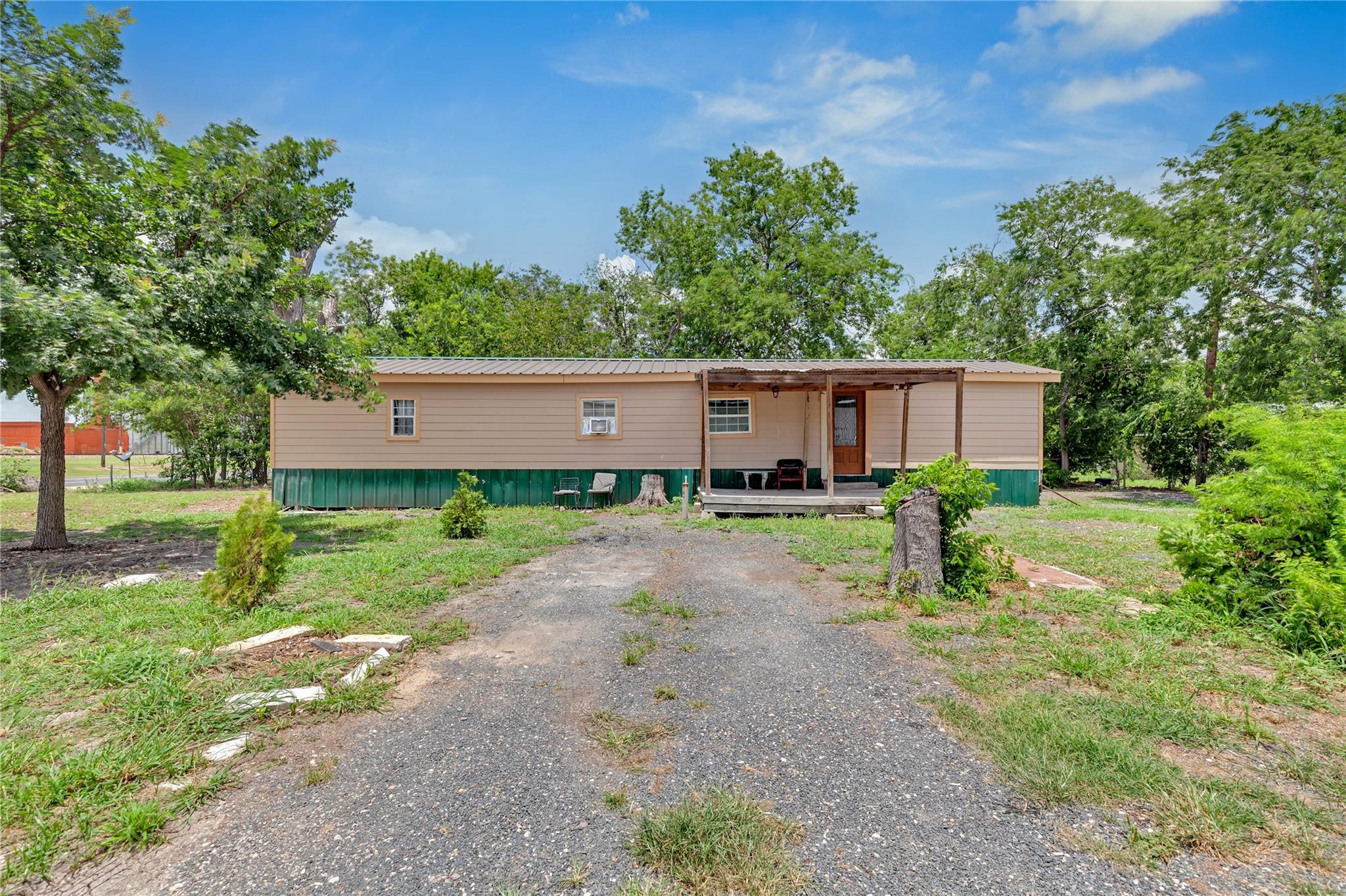 101 E Ash St Property Photo 1