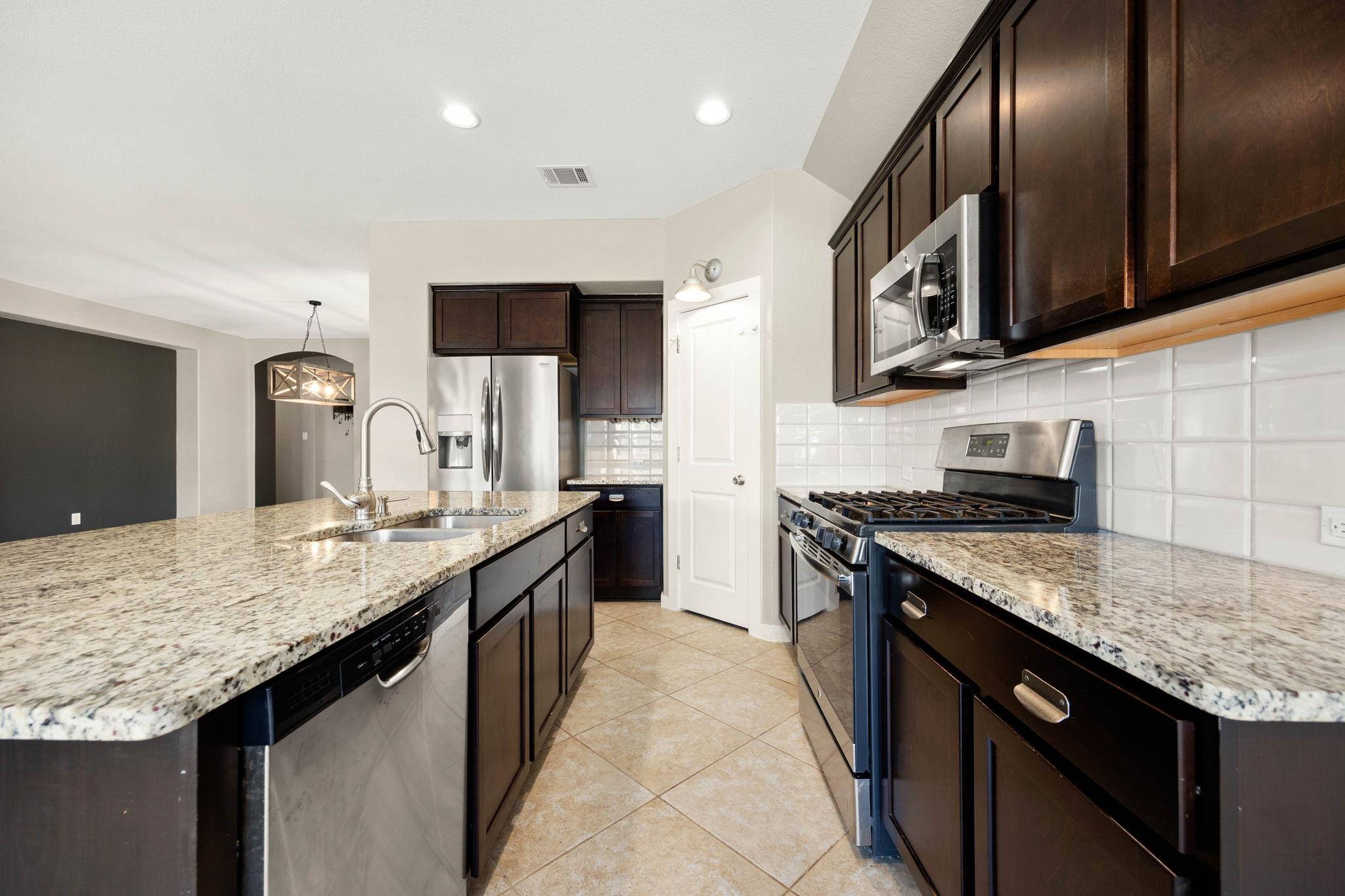 130 Starboard Ln Property Photo 11