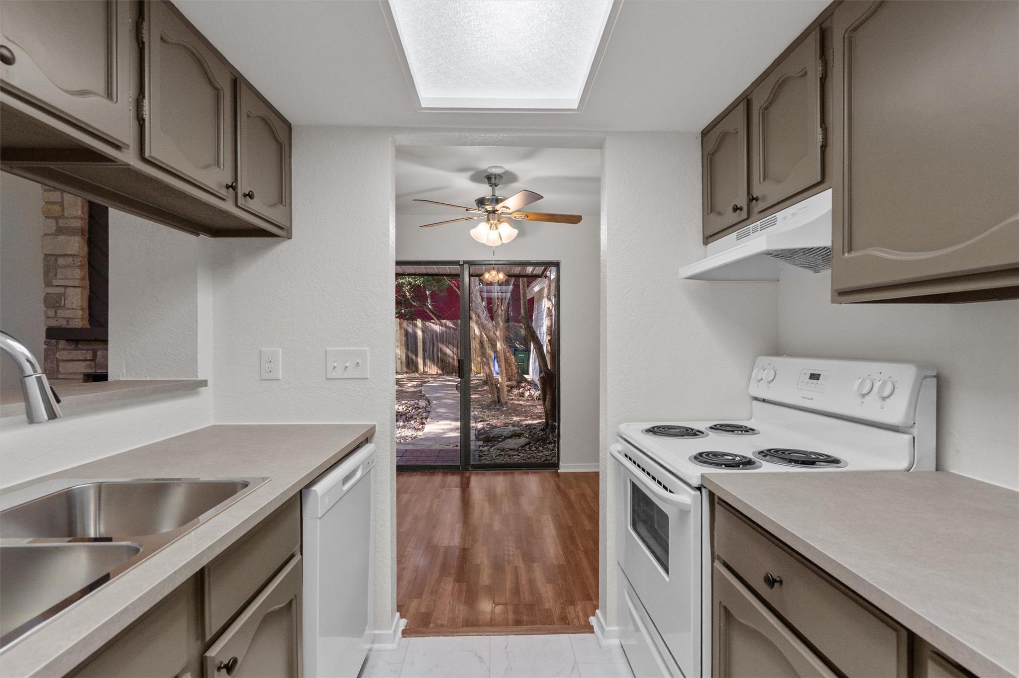 1808 Cinnamon Path Property Photo 6