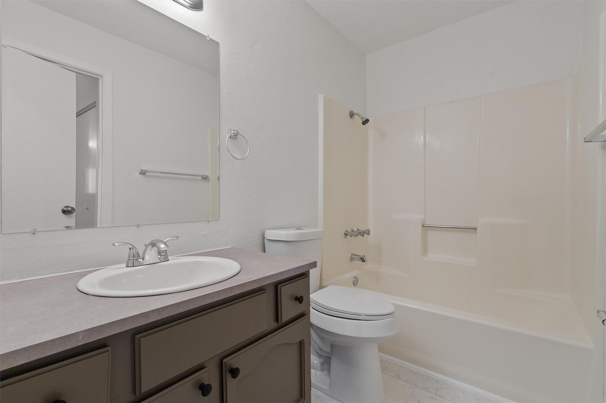 1808 Cinnamon Path Property Photo 13