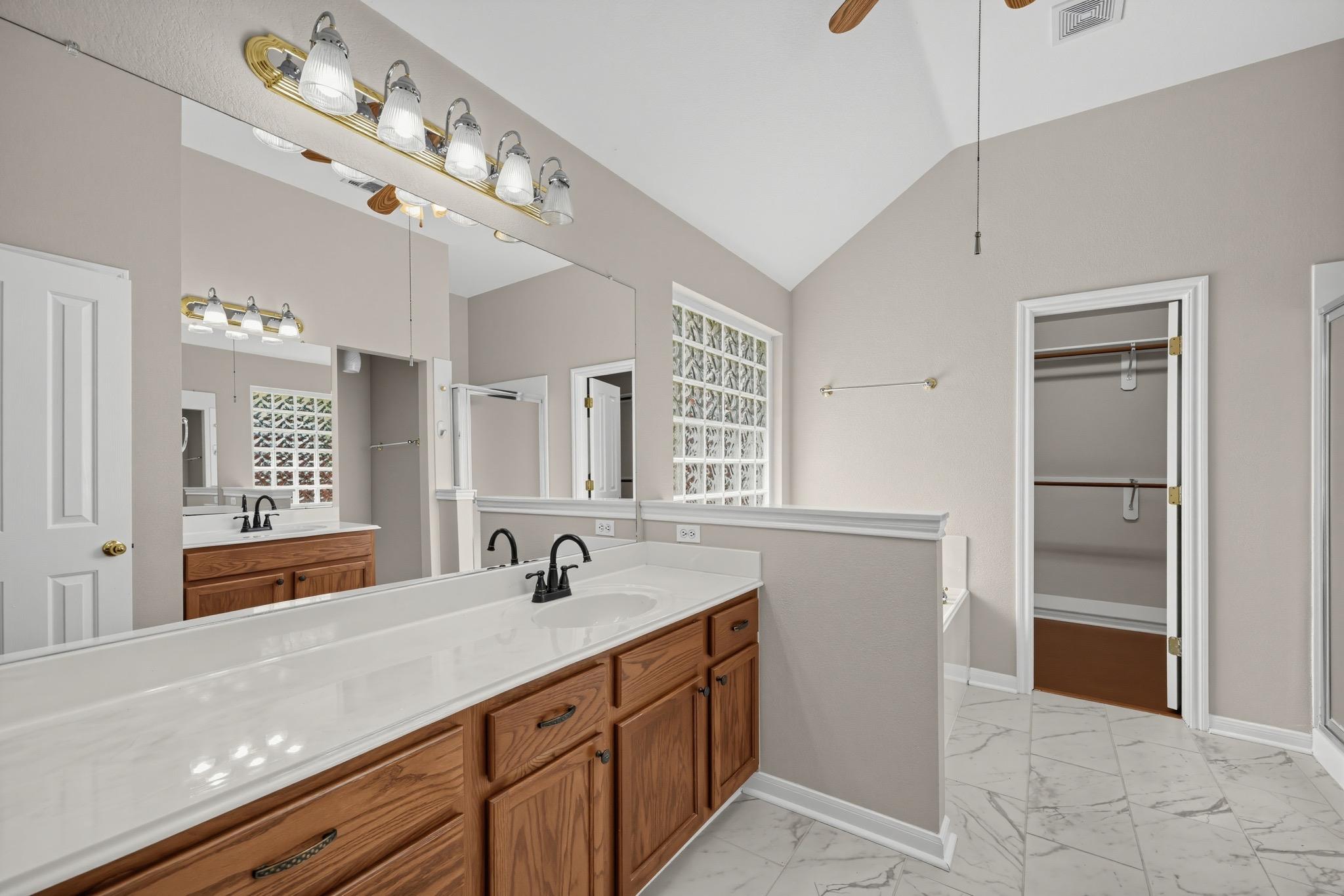 18101 Grafton Glen Cv Property Photo 8