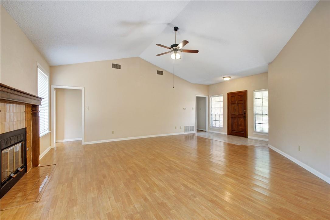 1713 Woodwind Ln Property Photo 3