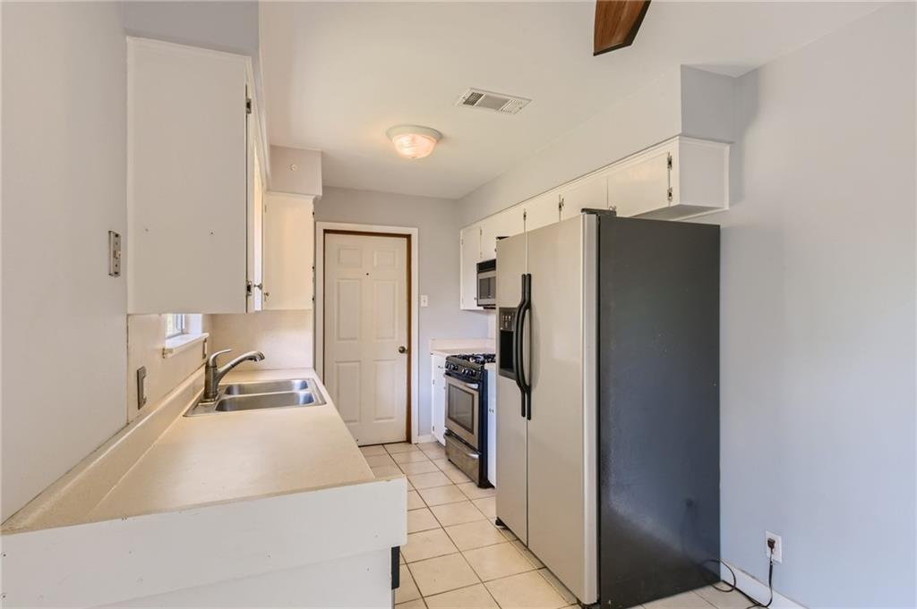 6803 Esther Dr Property Photo 4