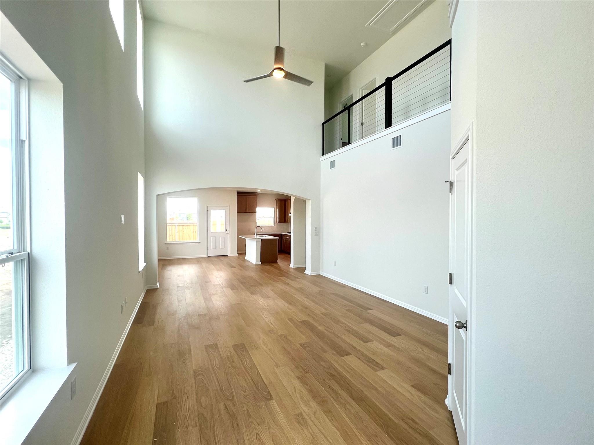 343 Young St Property Photo 2
