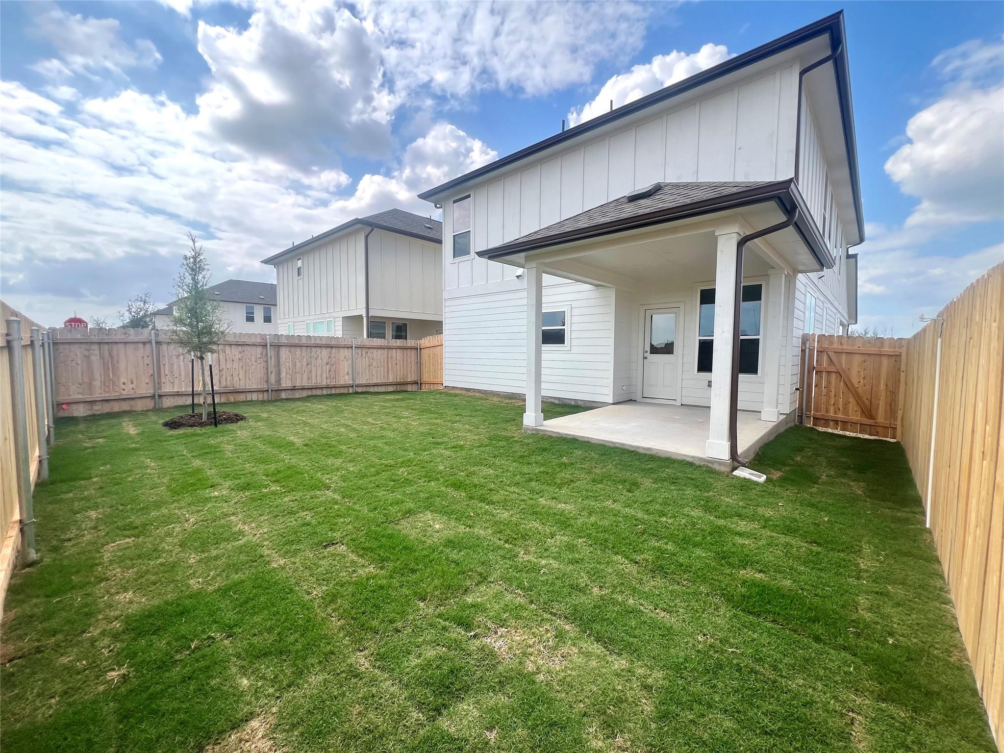 343 Young St Property Photo 13