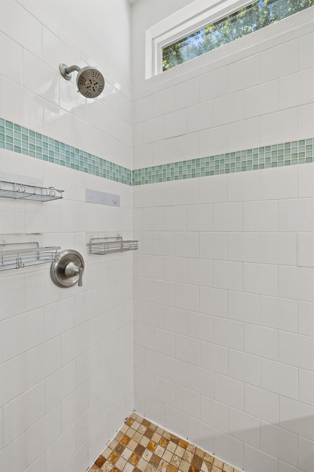 3203 E 18th St Property Photo 20