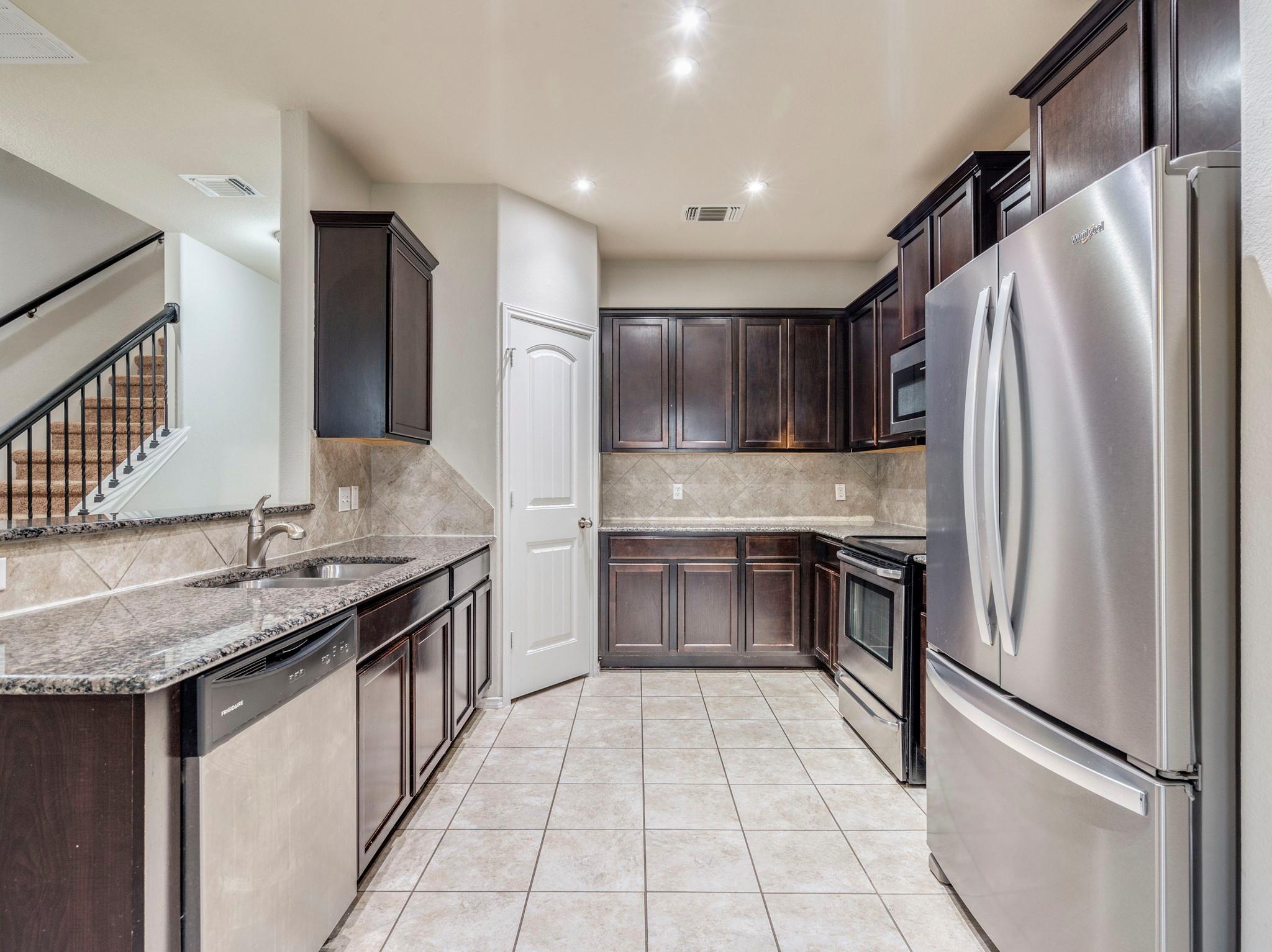 213 Ammonite Ln Property Photo 14