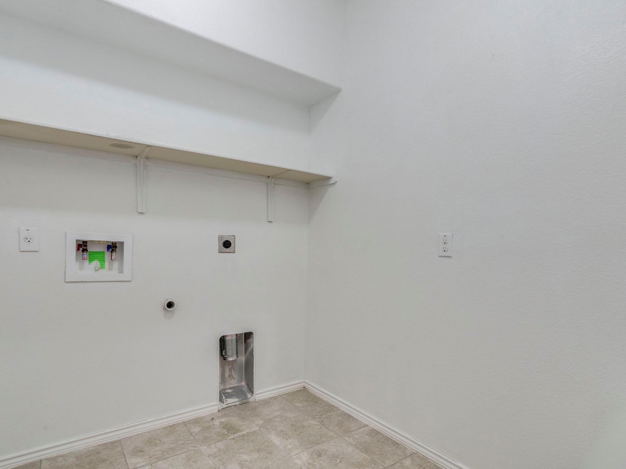213 Ammonite Ln Property Photo 35