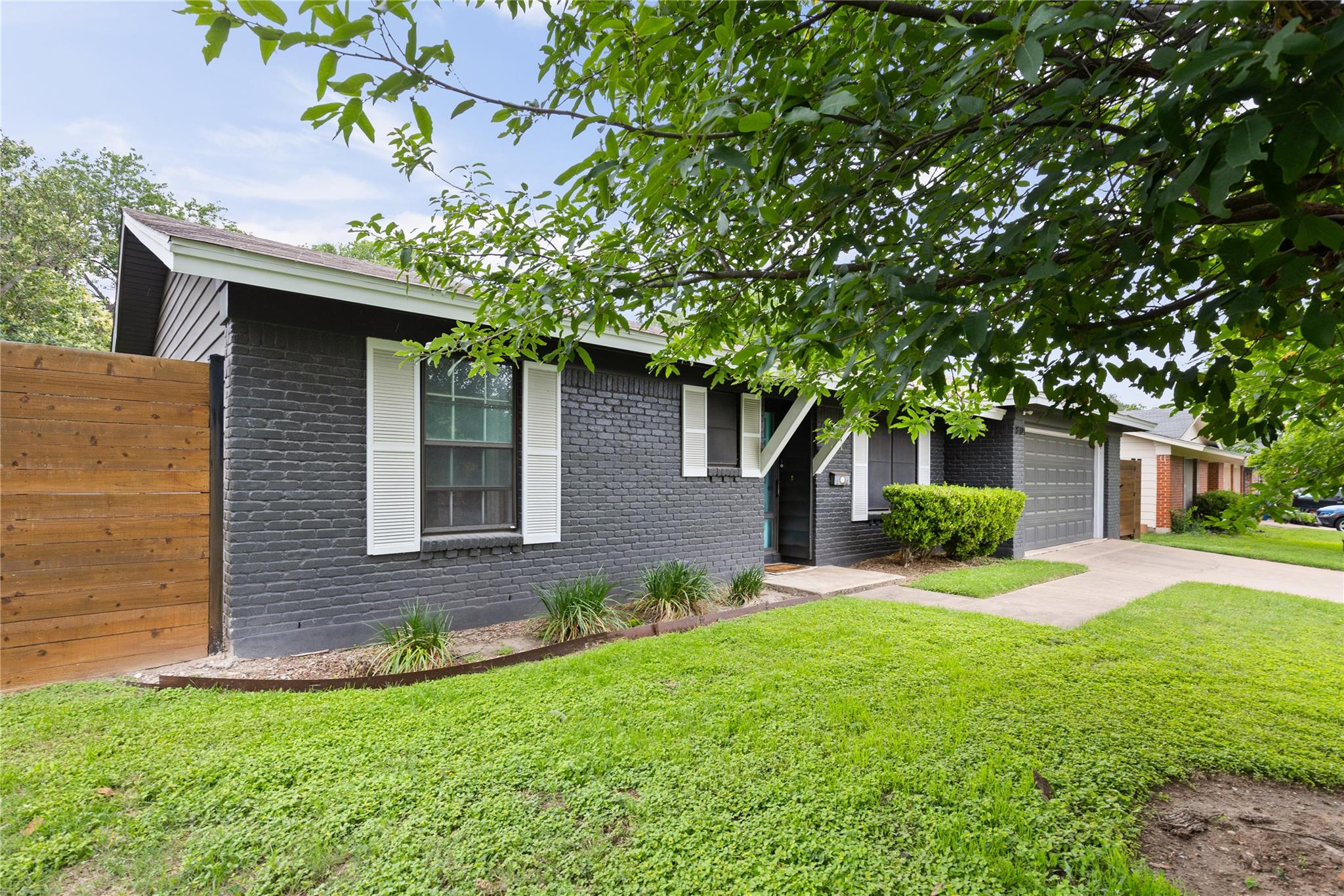 8704 Clarewood Dr Property Photo 20
