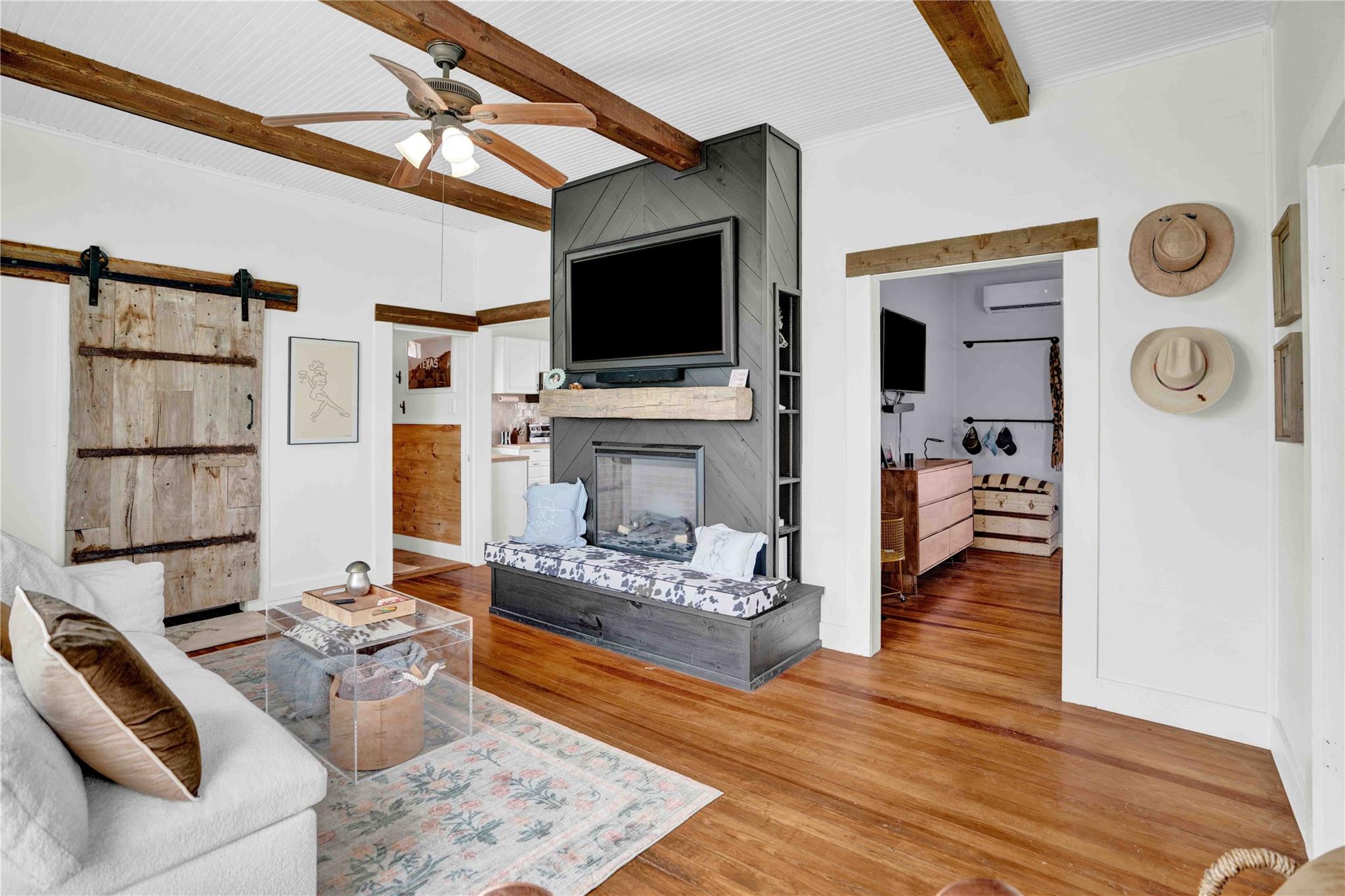 11600 Kingsbury Rd Property Photo 6