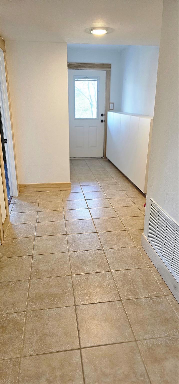 907 Hillyer St Property Photo 10