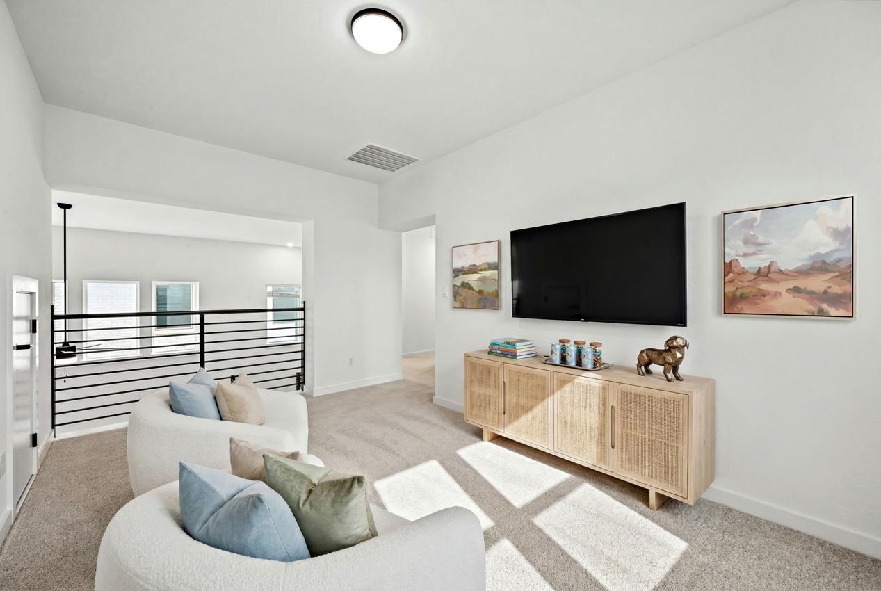 244 Basket Flower Loop Property Photo 3