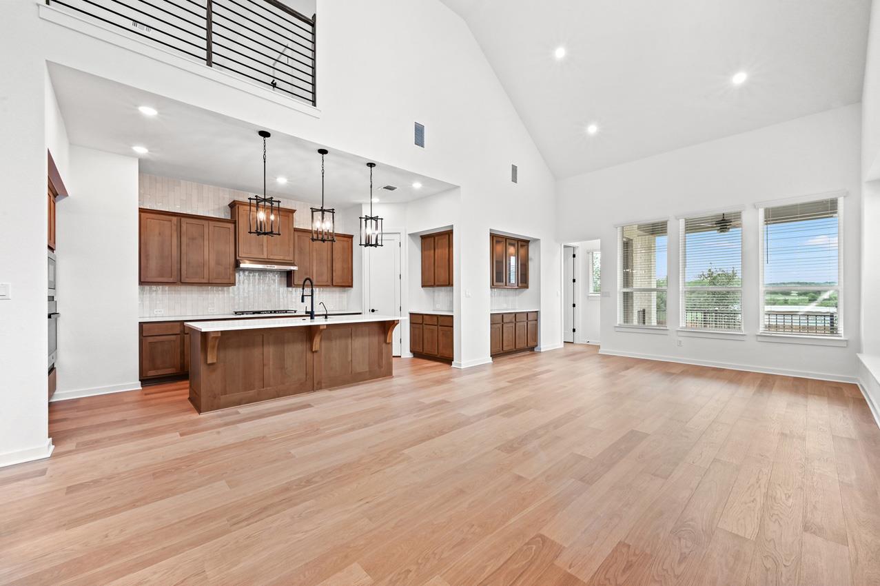 244 Basket Flower Loop Property Photo 6
