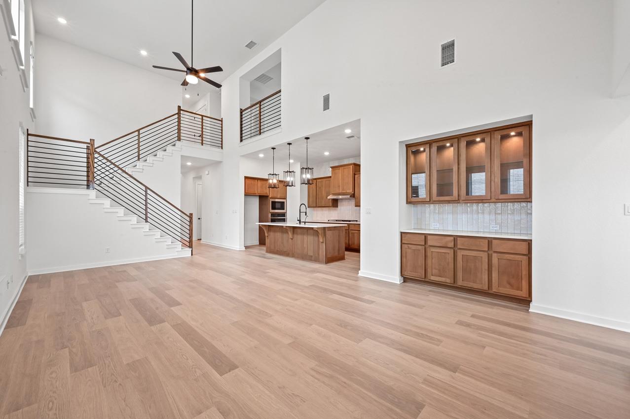 244 Basket Flower Loop Property Photo 7
