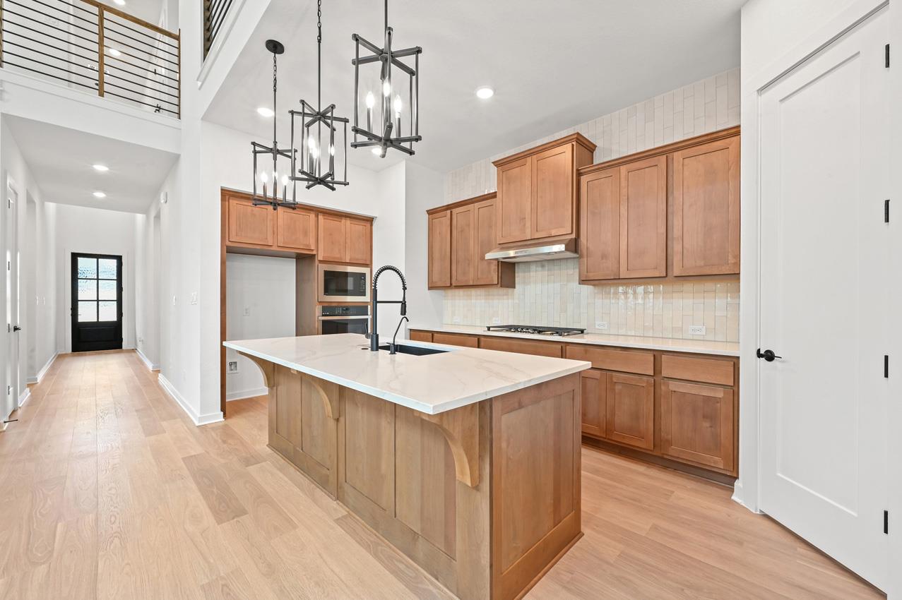 244 Basket Flower Loop Property Photo 8