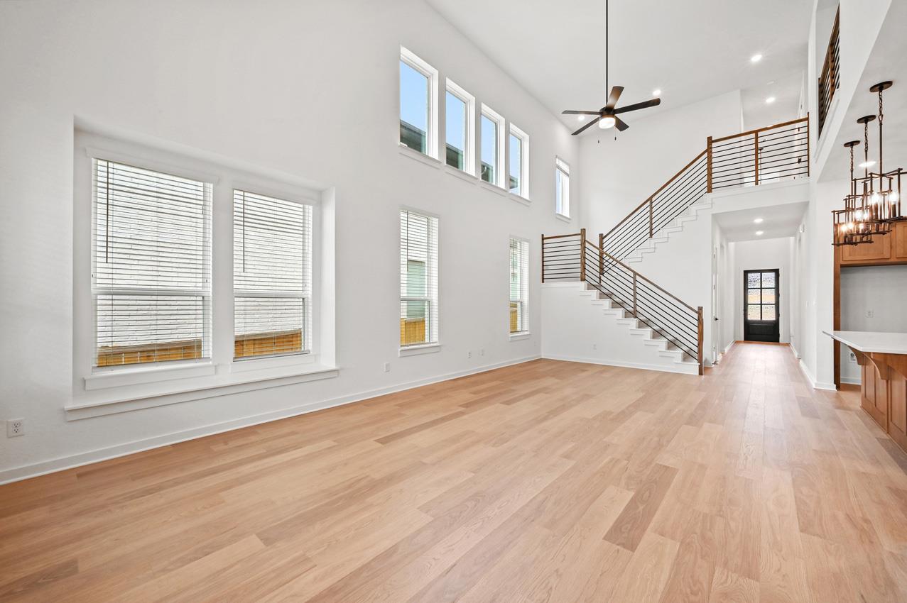 244 Basket Flower Loop Property Photo 13