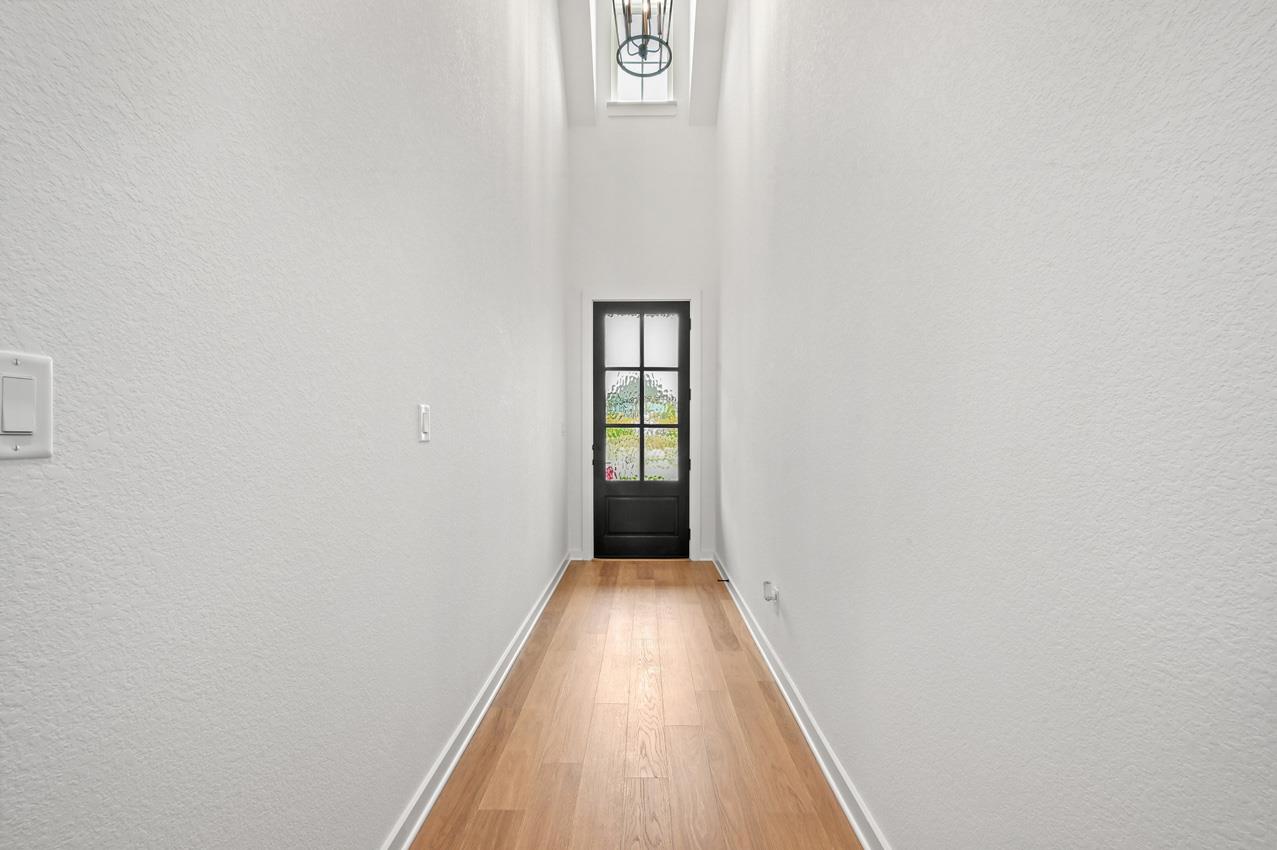 244 Basket Flower Loop Property Photo 16