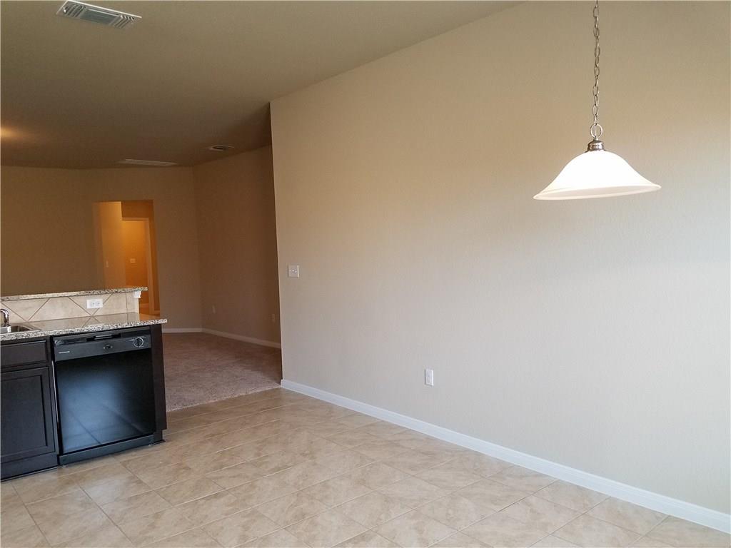 220 Northern Flicker St Property Photo 5