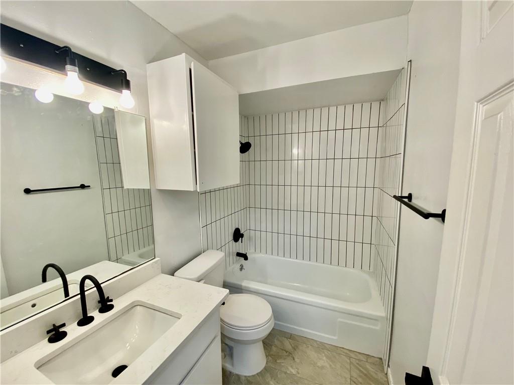 6910 Hart Ln #403 Property Photo 8