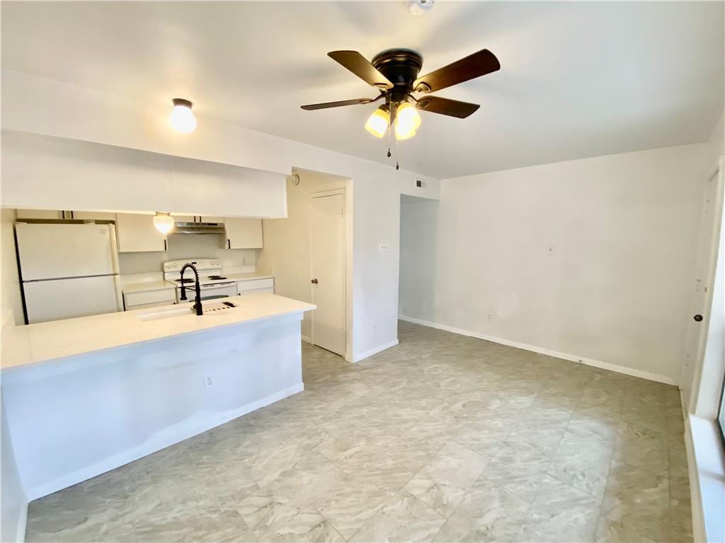 6910 Hart Ln #403 Property Photo 15