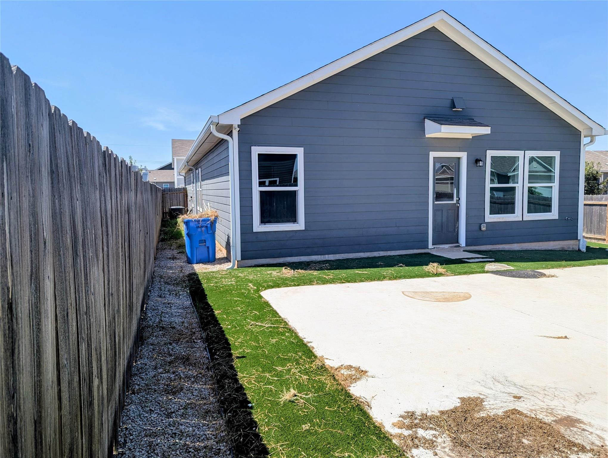 1112 Minnow Ln Property Photo 16