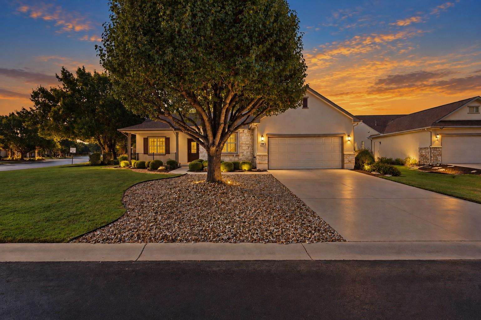 100 Dawson Trl Property Photo 2