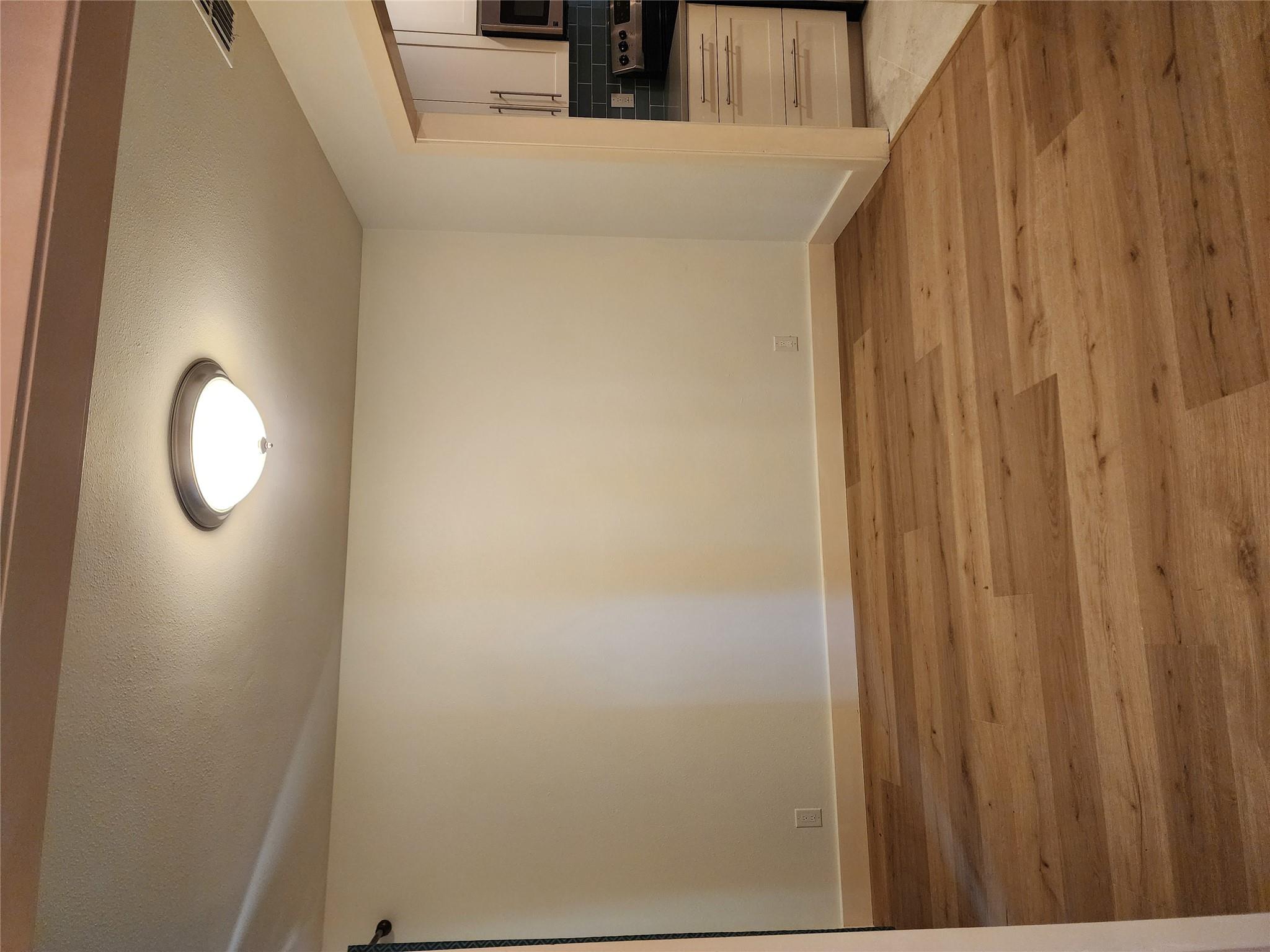1804 Kingwood Cv Property Photo 3