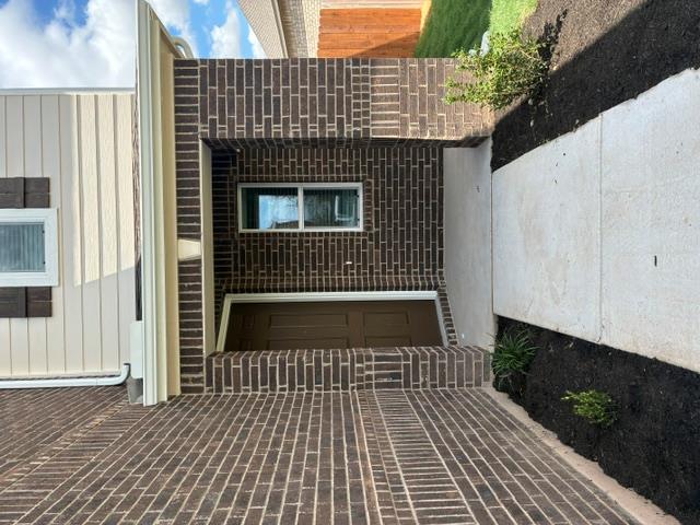 4040 Terracina Dr Property Photo 5